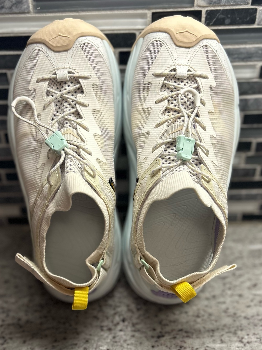 Hoka Hopara 2  Beige Trail/Hiking Sandal with Mint and Yellow Accents size 8.5 - Picture 4 of 12